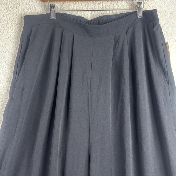 NWT Kiyonna Womens Burgundy Red Coraline Crepe High Waist Wide Leg Pants - Picture 4 of 11